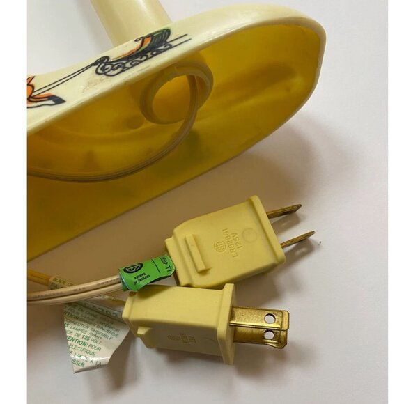 Pair of Vintage Christmas Candelabras Plastic Candle Lights Xmas Holiday Decor - Picture 3 of 4